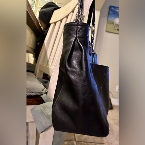 Coach Leather Mia Handbag.  Black With Purple Lining. E1082-15740. - Picture 6 of 14